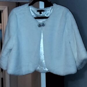 FAUX FUR CROPPED JACKET